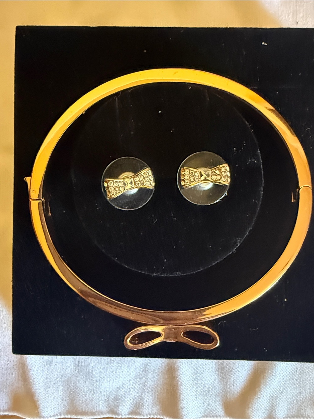 kate spade Gold Bow Bangle with Bow Stud Earrings